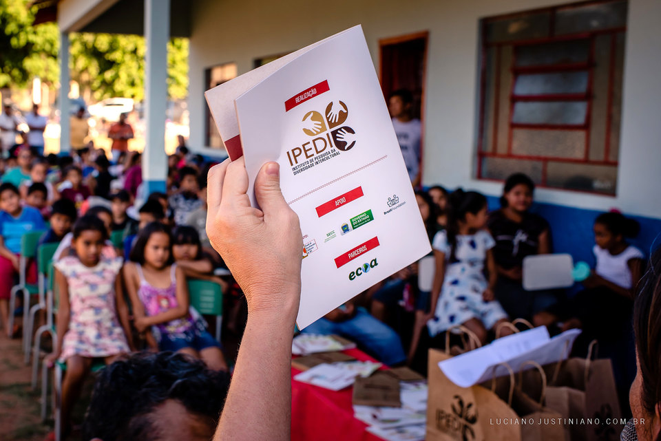 Entrega de Livros  de Histórias nas Aldeias Indigenas - IPEDI